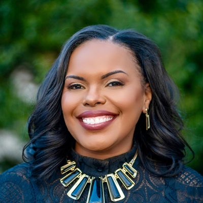 DeLishia A Davis logo