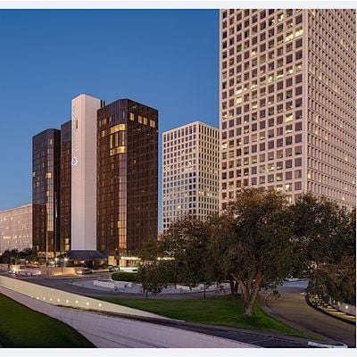 DoubleTree by Hilton Houston - Greenway Plaza
