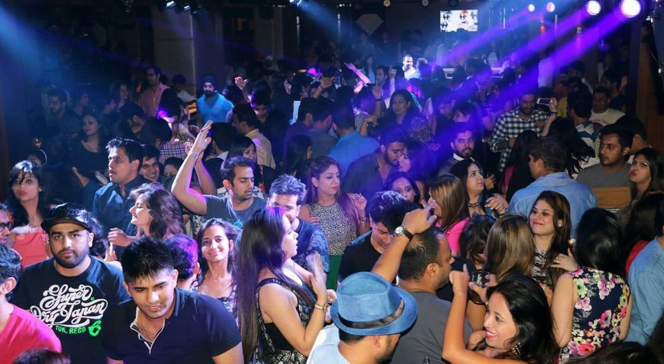 Ed Sheeran:   =÷× Tour #MATHEmatics Mahalaxmi Race Course Mumbai 16