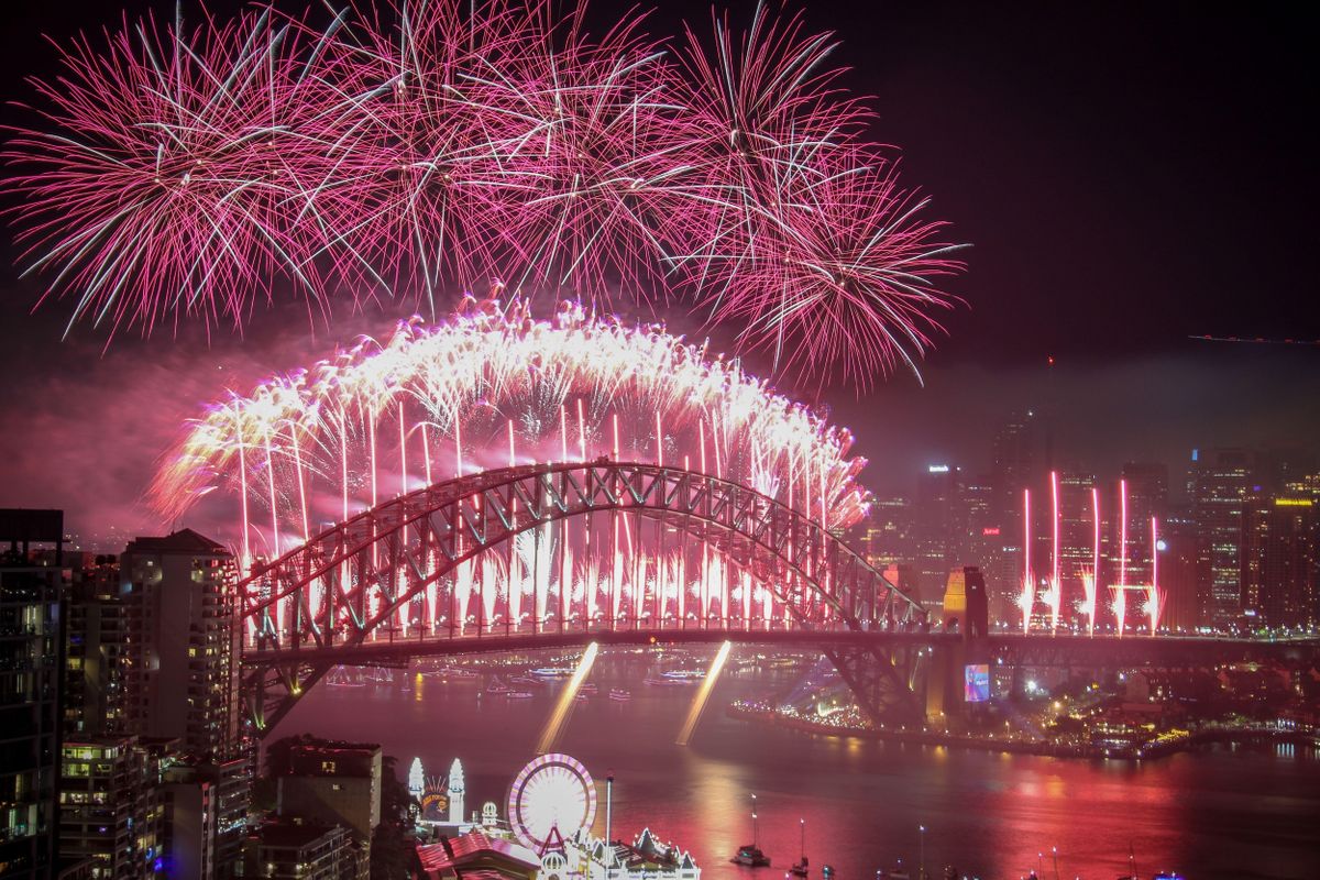 2020 new year's eve fireworks display๐ฅ๐ฅ๐ฅ @ brisbane city, australia ๐ฆ๐บ๐ฆ๐บ ๐ฆ๐บ New Years Eve 2021 @ View Sydney at View Sydney (Formerly North Sydney Harbourview), North Sydney