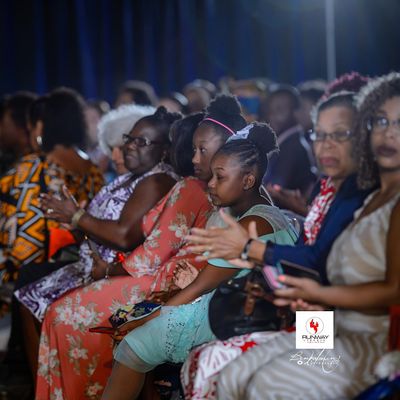 Runway International Shows logo