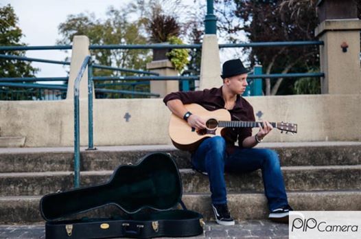 Austin Skalecki Live @ Top Shelf, Top Shelf Sports Bar & Grille, Fond