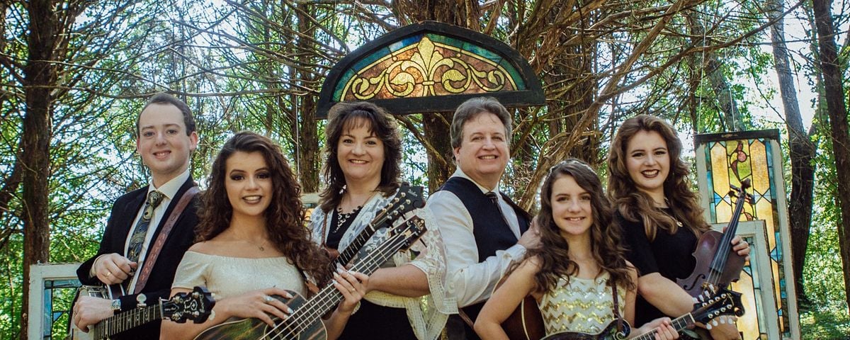 Williamson Branch Country Christmas Moon Family Theatre Buena Vista December 4 2021 Allevents In Country Christmas 2021