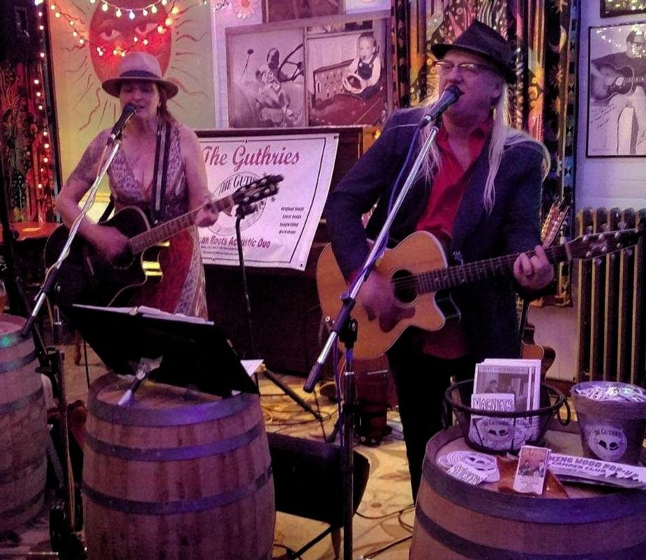 Escape to The Grape!! Saturday Afternoon with The Guthries in Galena