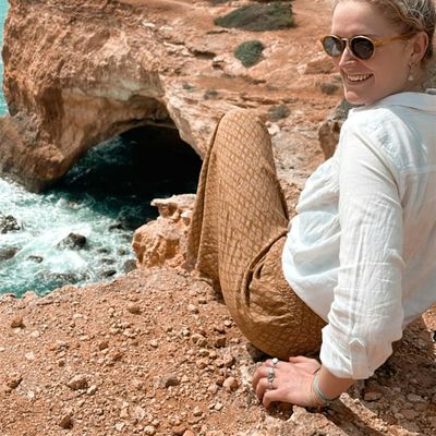 Clare - CPWELLNESSCOACH logo