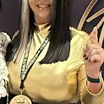 Darlene Elmer | Owner Realty ONE Group FREEDOM logo