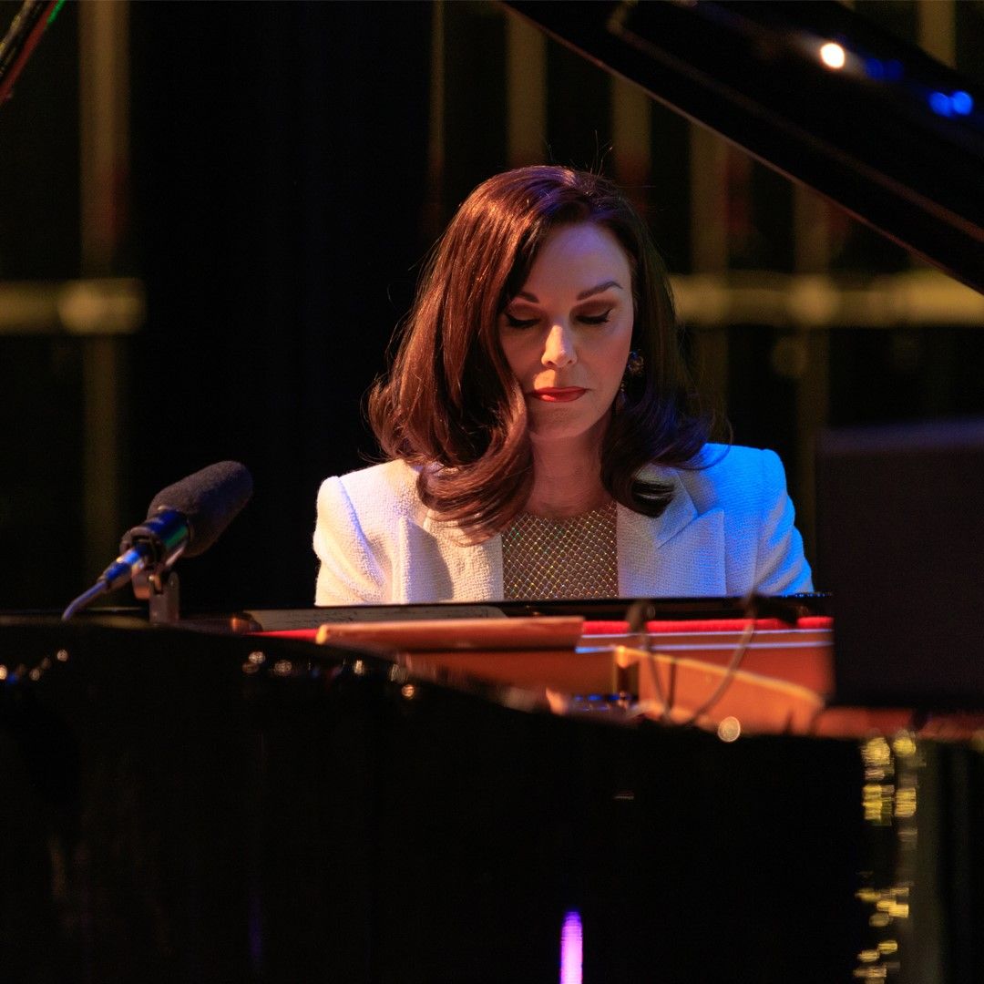 Christmas with Lorie Line at Paramount Center for the Arts - MN, 18 December | Event in Saint Cloud | AllEvents