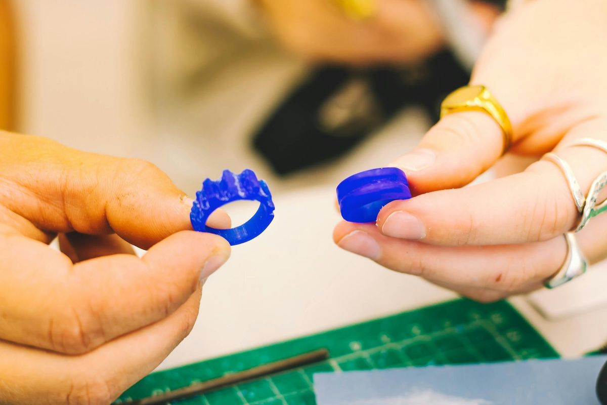 Jewellery-Making Workshop - 6th December, 6 December | Event in Barking | AllEvents