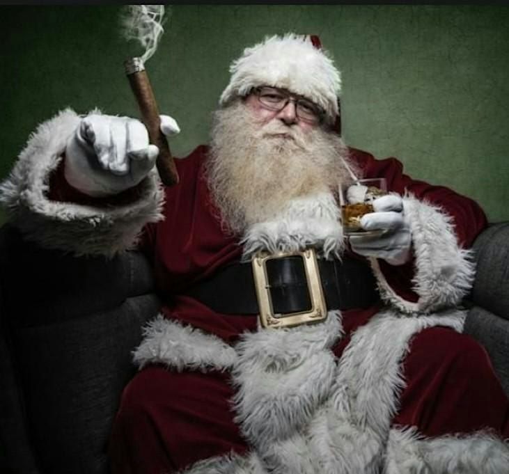 Pictures with Bad Santa and his Sexy Elf, Original Degenerate ...