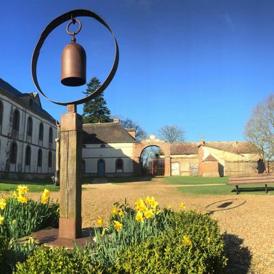 Les Amis de la Cour Pétral logo