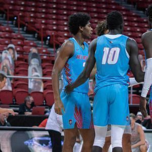 Parking UNLV Rebels at New Mexico Lobos Womens Basketball