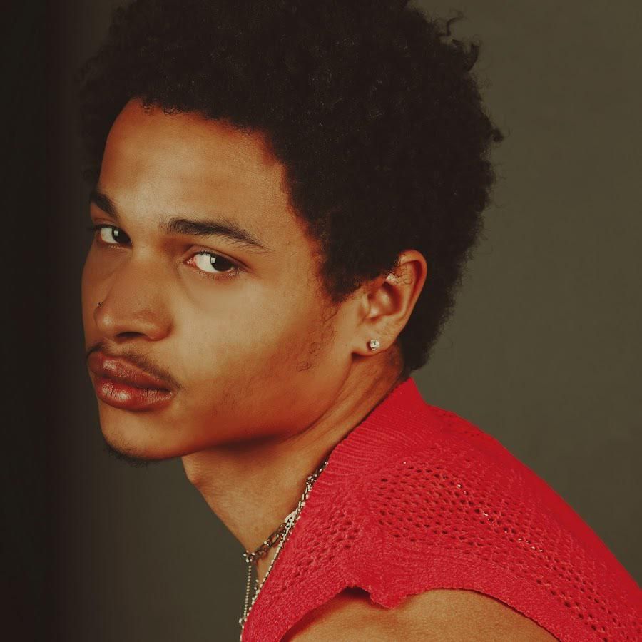 destin-conrad-bronze-peacock-at-the-house-of-blues-houston-allevents