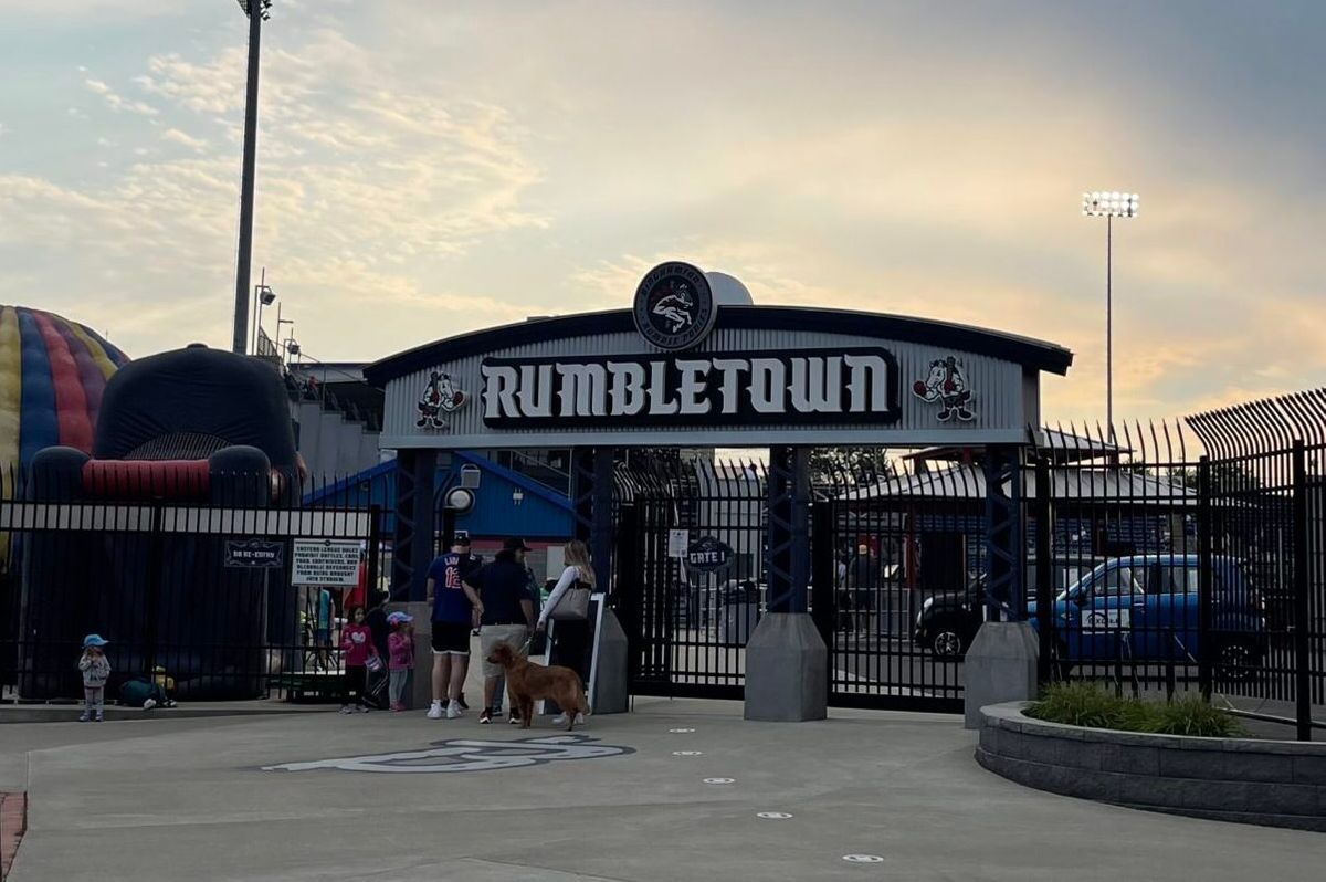 Binghamton Rumble Ponies vs. Erie Seawolves, Mirabito Stadium