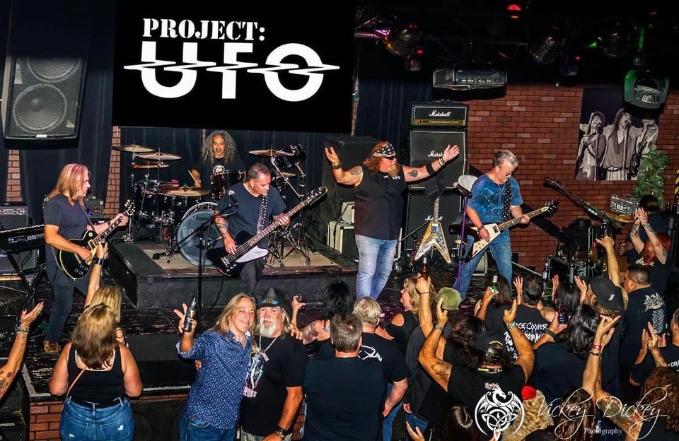 Project UFO Rocks Sea Salt Beachside Grill on Labor Day, SeaSalt Beachside Burger, Huntington