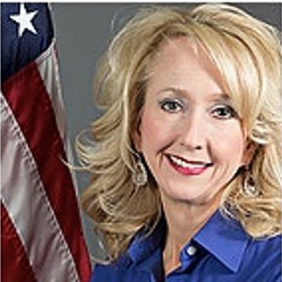 Kelly Johnson: kelly@notmetraining.com