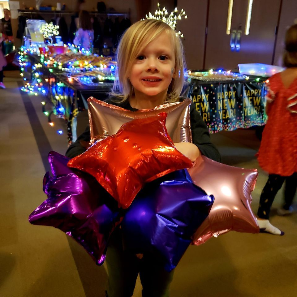 kid-friendly-new-years-eve-countdown-cooperative-play-academy